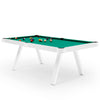 Moderne witte pooltafel met groen speelveld